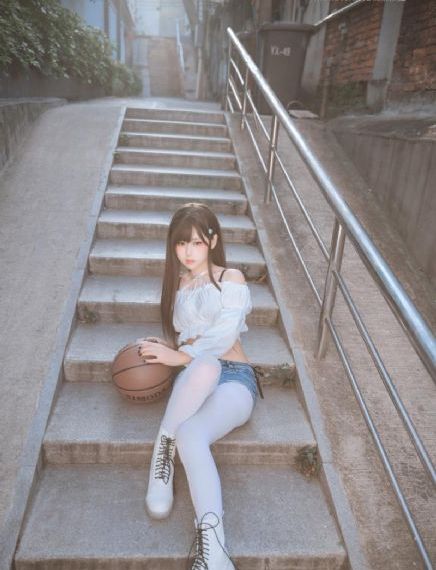 Avove美腿蜜臀尤物碎花裙_HD电影免费在线